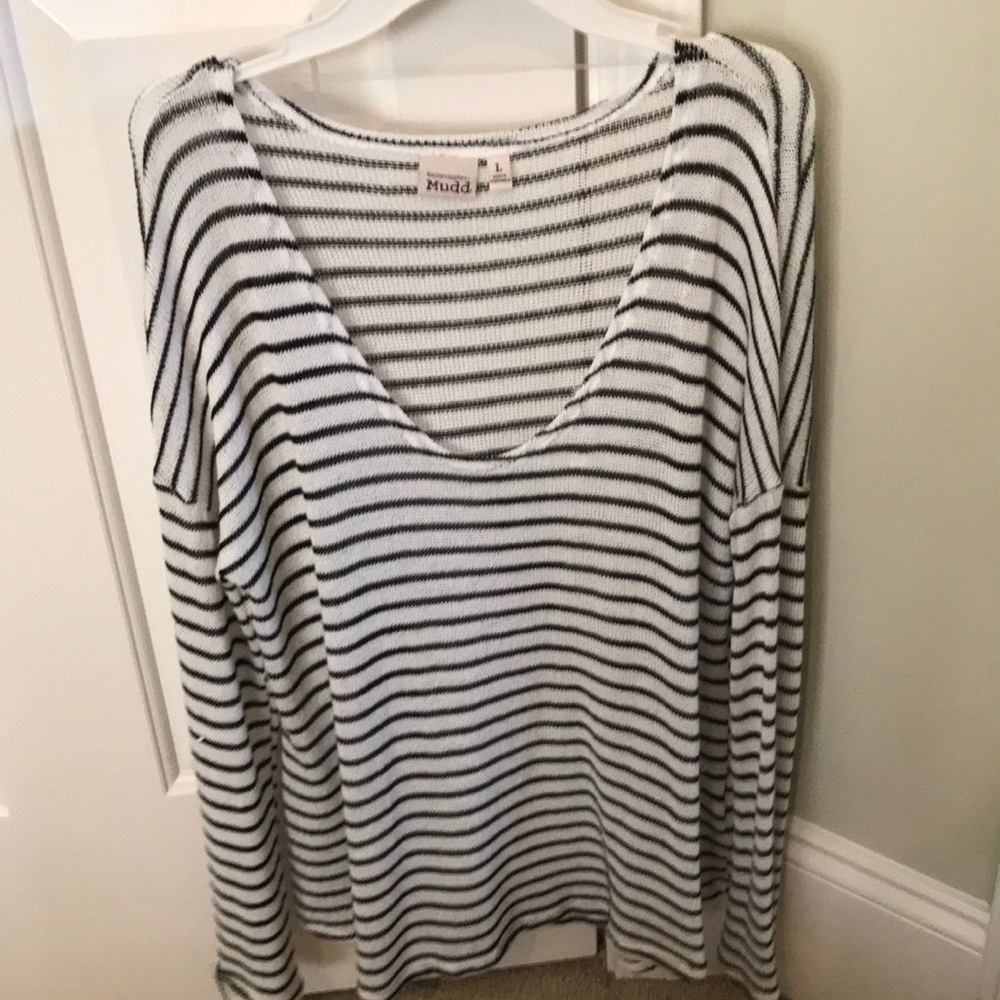 Scoop neck comfy casual light sweater